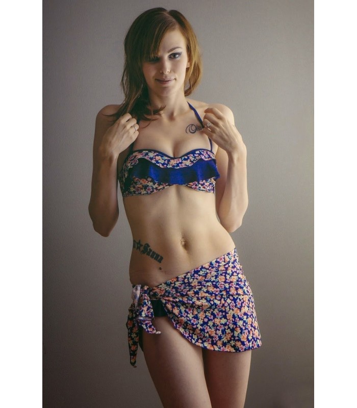 Blue floral patterned bikini + pareo