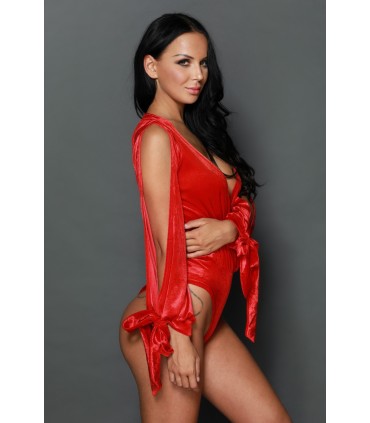 Red v-body with slits