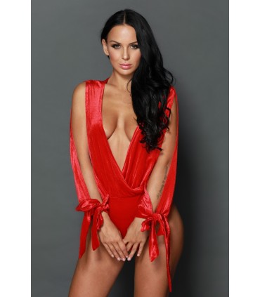 Red v-body with slits