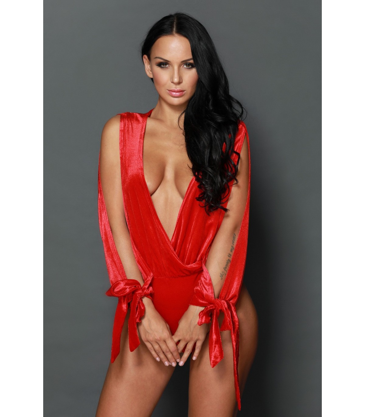 Red v-body with slits