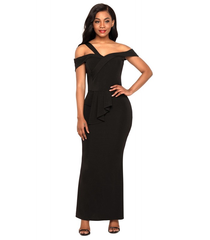 Musta yksiolkaiminen off-shoulder maksimekko