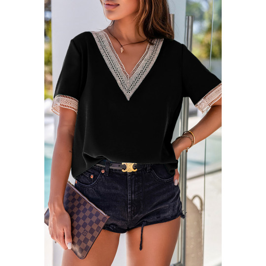 Musta lyhythihainen...