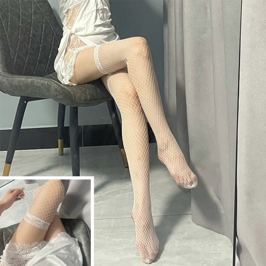 Vita nätstrumpor med spetskant