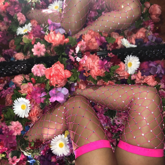 Rosa nätstrumpor med strass