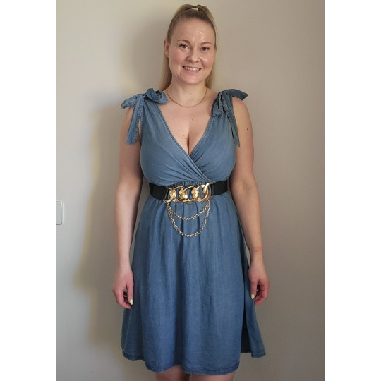 Black chain-trimmed waist belt