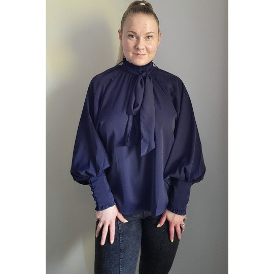 Dark blue bag-sleeved...