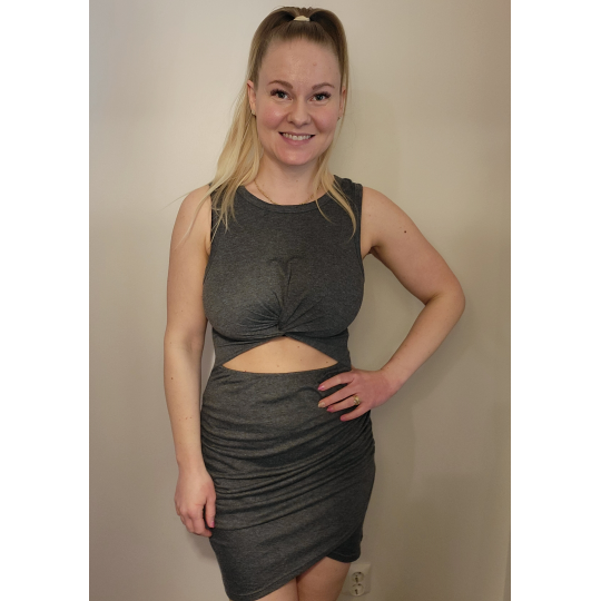 Svart knuten omlottklänning...