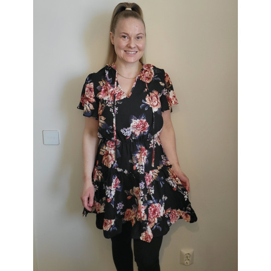 Black short-sleeved floral...